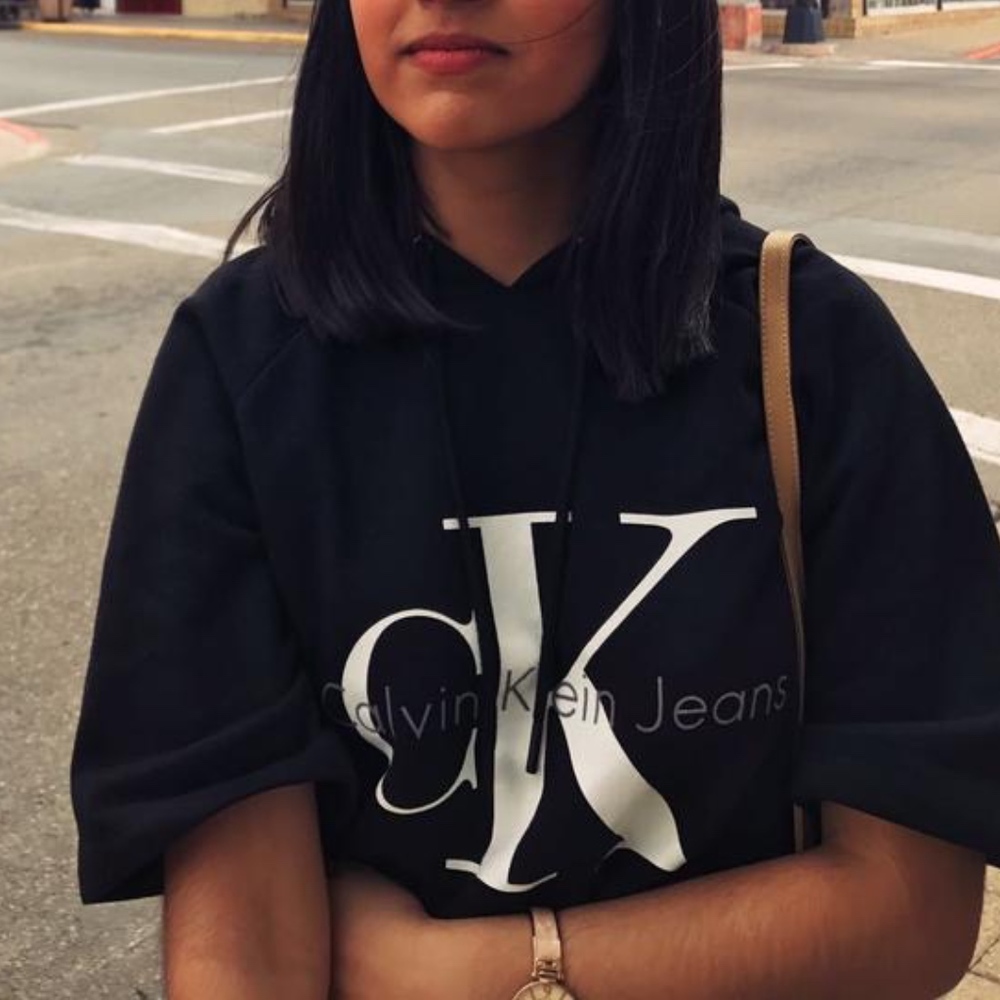 Calvin Klein Vintage Logo Hoodie - Picture 2 of 6